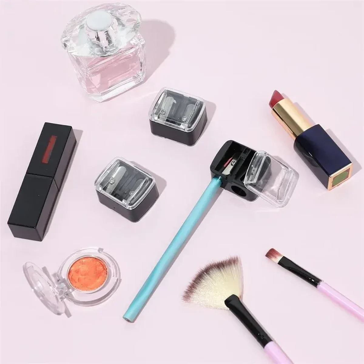 taille-crayon de maquillage